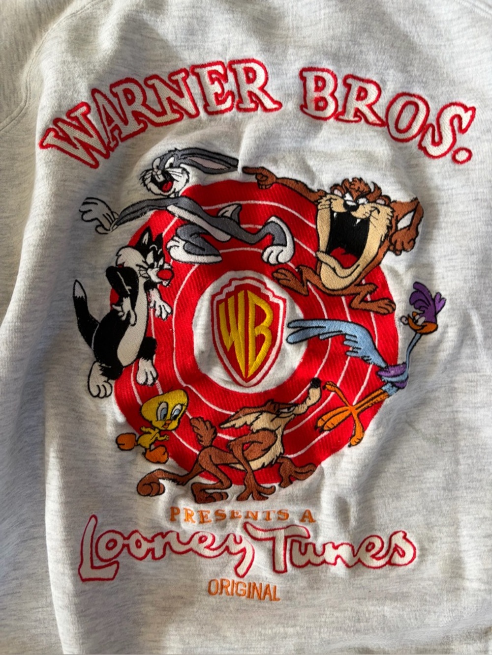 Vintage Warner Brothers Looney Tunes embroidered sweatshirt - size large